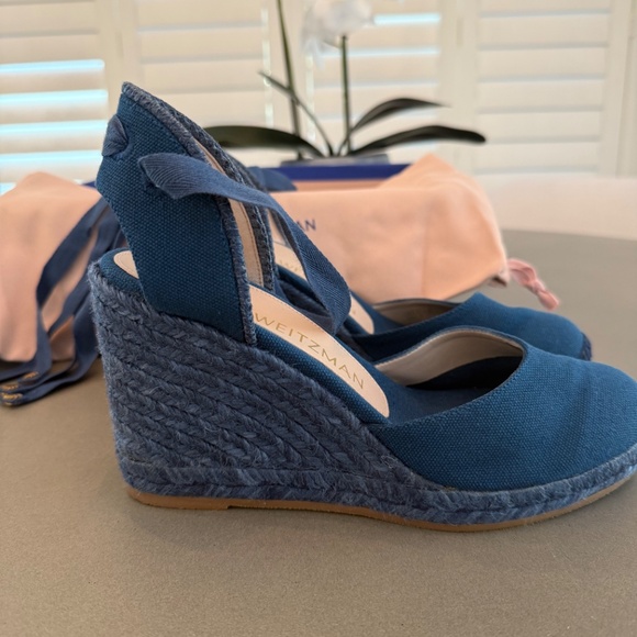Stuart Weitzman Maguerta Espadrille Wedge Color: Nice Blue Size: 6.5 - Picture 5 of 9